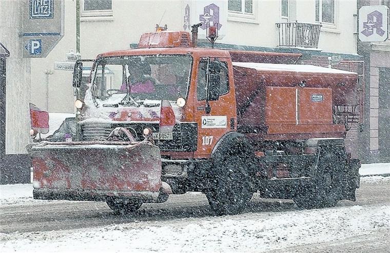 Der Winterdienst ist trotz der "grünen" Weihnachten wie jedes Jahr vorbereitet. Die Stadt hat insgesamt 1200 Tonnen Salz gebunkert. 