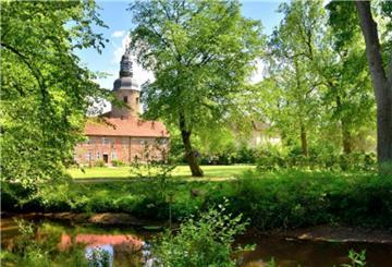 Der Zevener Stadtpark mit dem Kloster bieten eine ideale Kulisse für Veranstaltungen.