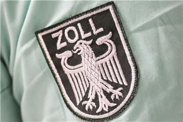 Der Zoll überprüft Betriebe am Dienstag und Mittwoch auf Einhaltung des Mindestlohngesetzes.