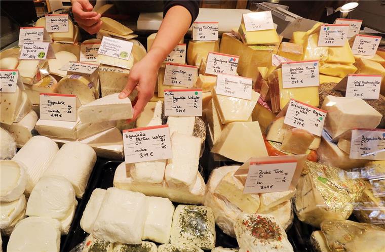 Käse wegen schädlicher Bakterien zurückgerufen Der zurückgerufene Käse wurde auch an Theken im Land Bremen und in Niedersachsen verkauft.