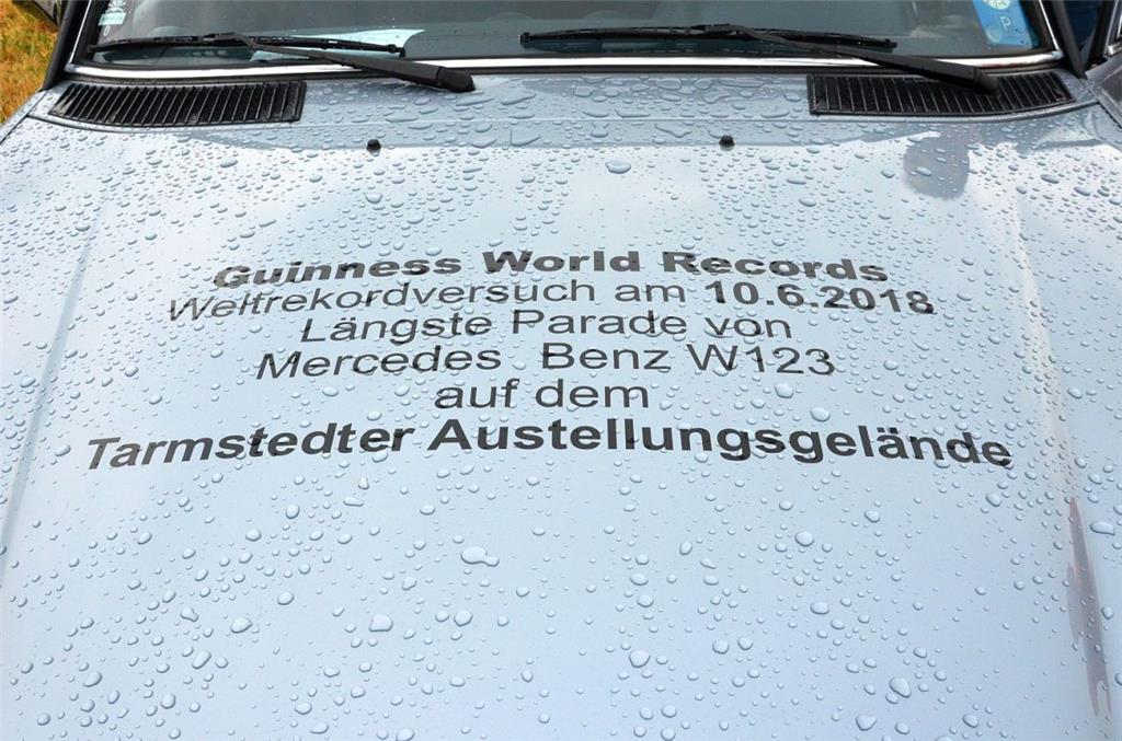 Der Zweck des Treffens stand auch auf der Motorhaube von Heykants Auto.