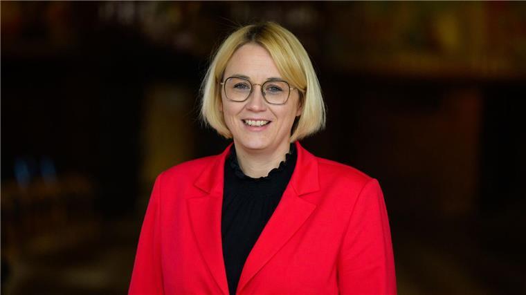 Mehr Bürgermeister auf Tiktok und Co. unterwegs Derartig staatstragend präsentiert sich Katharina Pötter auf Tiktok und Instagram nicht immer. (Archivbild)