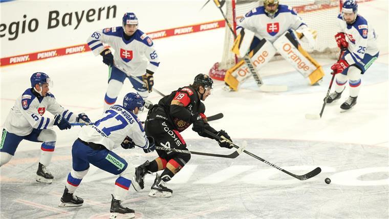 2:6 gegen Slowakei: DEB-Team enttäuscht bei Deutschland Cup Deutschland war beim Deutschland Cup gegen die Slowakei chancenlos.