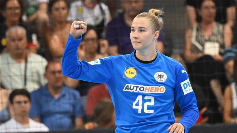 Handballerinnen hoffen auf EM-Coup: „Wir kommen näher ran“ Deutschlands Handballerinnen setzen bei der EM wieder auf Nationaltorhüterin Katharina Filter.