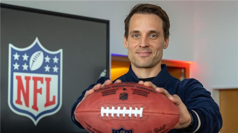 Deutschlands NFL-Chef Alexander Steinforth freut sich über die große Nachfrage.