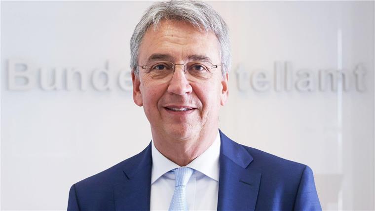 Deutschlands oberster Wettbewerbshüter Andreas Mundt äußert scharfe Kritik an Vodafone.