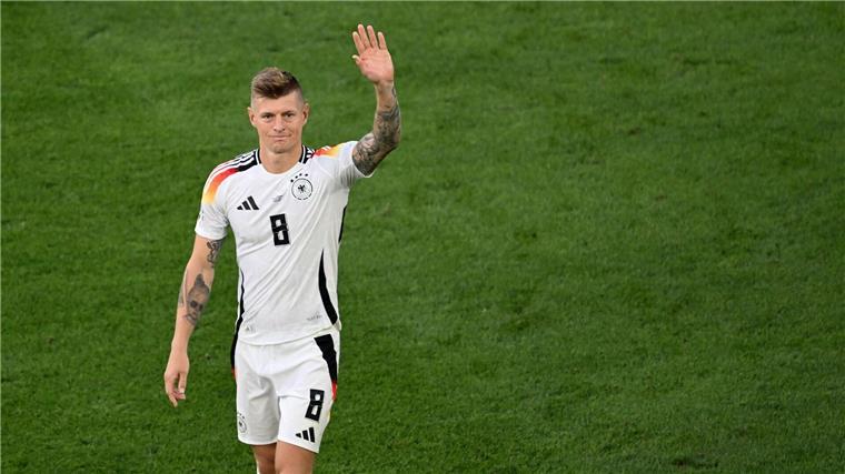 Kroos zum Abschied: Können alle stolz sein Deutschlands Toni Kroos verabschiedet sich von den Fans.
