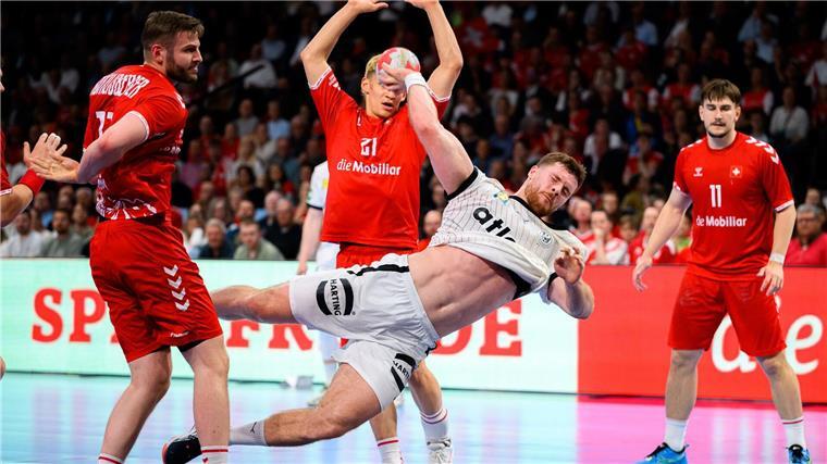 DHB-Kapitän Johannes Golla hat deutliche Kritik an der Leistung beim 32:32 in der Schweiz geübt.