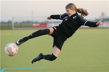 Die 13-jährige Abbehauserin Emily Lemke gehört zur niedersächsischen U14-Juniorinnen-Auswahl. Beim heimischen TSV spielt sie bei den C-Juniorinnen und C-Junioren.