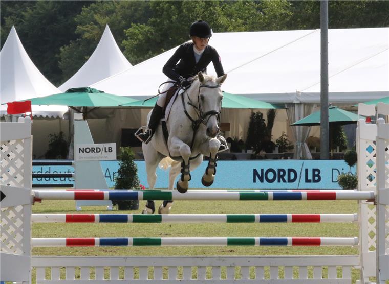 Die 15-jährige Janne Christina Brandt vom Norderhamer RC feierte am letzten Turniertag in Rastede einen großen Erfolg.