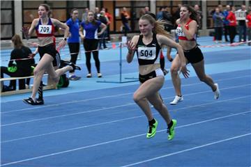 Die 15-jährige Jule Wachtendorf (vorn) vom SV Nordenham wurde in Hannover zum dritten Mal in Folge Hallenmeisterin der Leichtathletik-Verbände Niedersachsen und Bremen über 60 Meter.