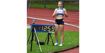 Die 15-jährige Leichtathletin Jule Wachtendorf vom SV Nordenham stellte bei den Regionsmeisterschaften mit 2040 Punkten einen neuen Kreisrekord im Vierkampf auf.