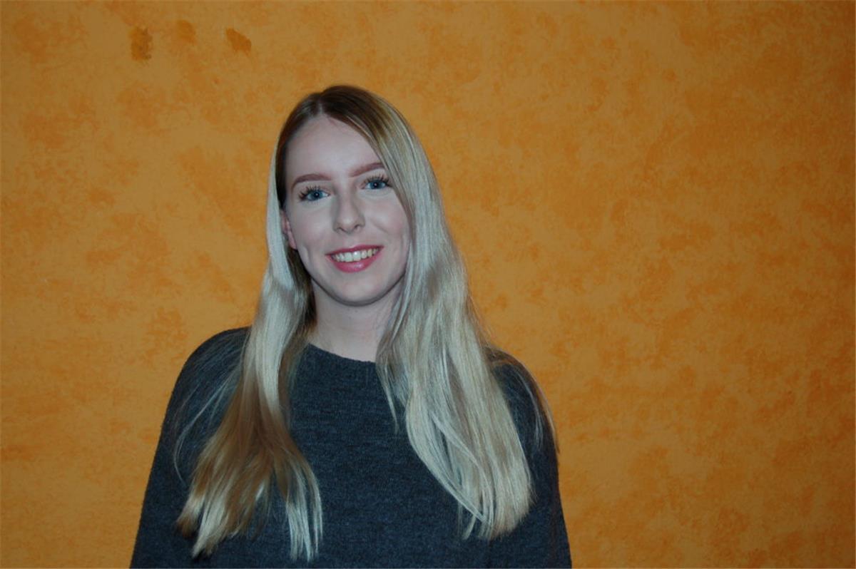 Hollerin gewinnt 50.000 Euro kurz vorm 18. Geburtstag Die 17-jährige Abiturientin Merle Kück hat bei einem Radiogewinnspiel 50.000 Euro gewonnen.
