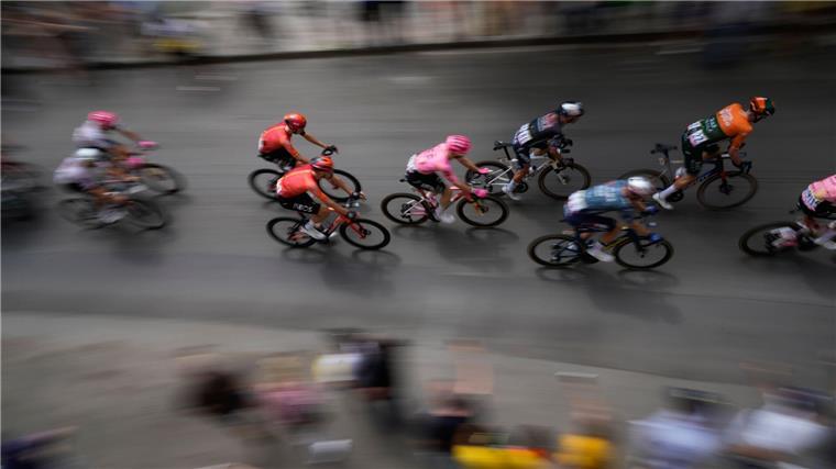 „Unglaublich“: Eritreer Girmay gewinnt dritte Tour-Etappe Die 3. Etappe war der längste Tagesabschnitt der diesjährigen Tour de France.