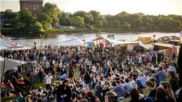 Die 37. Breminale am Weserufer haben rund 200.000 Menschen besucht. 