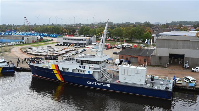 Neues Zollschiff patrouilliert emissionsarm in der Nordsee Die 55 Meter lange „Emden“ ersetzt ein 1988 in Dienst gestelltes namensgleiches Einsatzschiff.