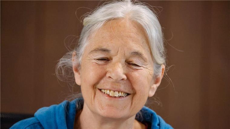 Die 66-Jährige verfolgt den Prozess aufmerksam.