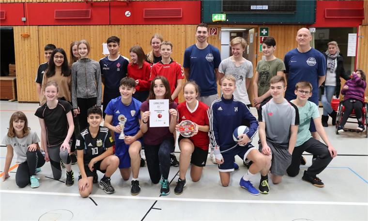 Die 8b des Nordenhamer Gymnasiums war die beste der vier achten Klassen beim Basketballturnier in der Sporthalle Mitte.