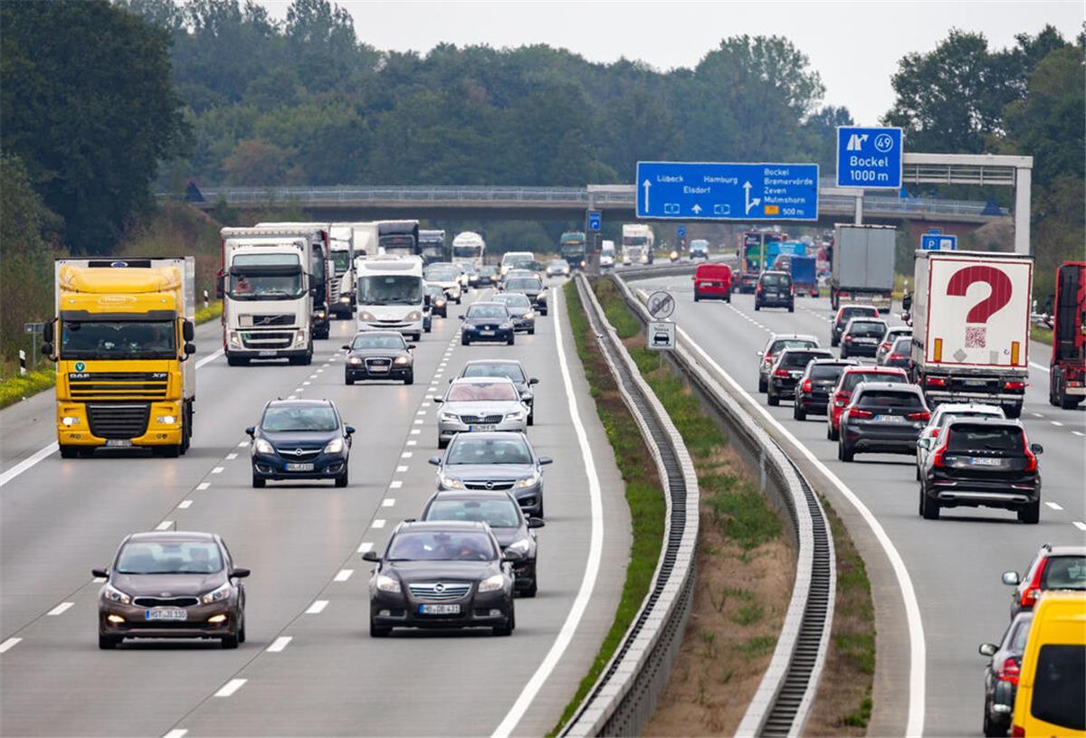 Achtung, Autofahrer! Die A1 wird bei Bockel gesperrt Die A1-Anschlussstelle Bockel in Fahrtrichtung Hamburg wird für Bauarbeiten gesperrt. Verkehrsteilnehmende müssen Umleitungen nutzen.