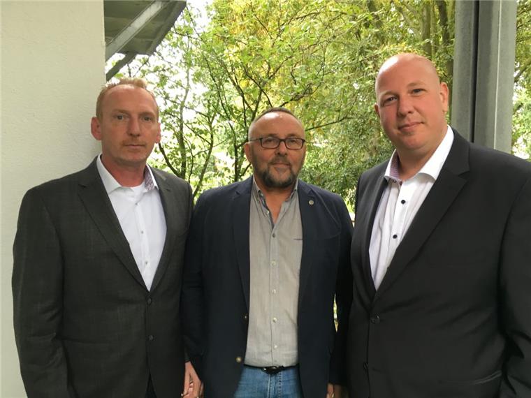 Land Bremen: AfD-Fraktion löst sich auf Die abgespaltene AfD-Gruppe mit (von links) Uwe Felgenträger, Frank Magnitz und Mark Runge.