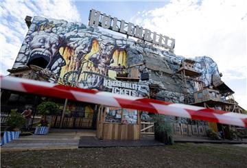 Die Achterbahn „Höllenblitz“, bei der auf dem Münchner Oktoberfest bei einem Zusammenstoß zweier Achterbahn-Waggons acht Menschen leicht verletzt worden sind, wird auch beim Freimarkt in Bremen aufgebaut.