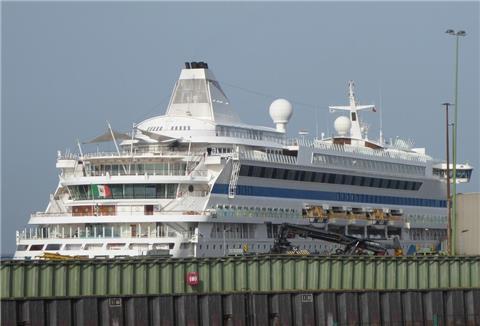 Die "Aidaaura" liegt noch immer an der Columbuskaje in Bremerhaven.
