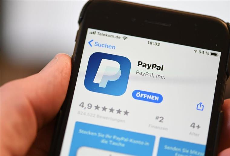 Die Applikation von Paypal ist auf einem Mobilfunkgerät zu sehen