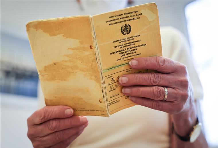 Städte- und Gemeindebund fordert digitalen Impfausweis Die aktuell noch üblichen Impfpässe in Papierform seien „ein Relikt aus vergangenen Tagen“, hieß es.
