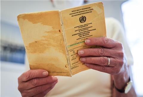 Die aktuell noch üblichen Impfpässe in Papierform seien „ein Relikt aus vergangenen Tagen“, hieß es.