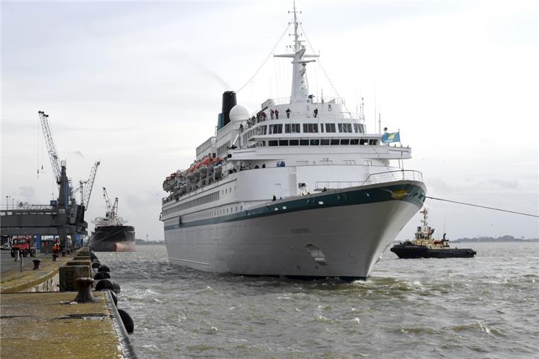 Die "Albatros" nimmt am Freitagabend Kurs auf die Ostsee.