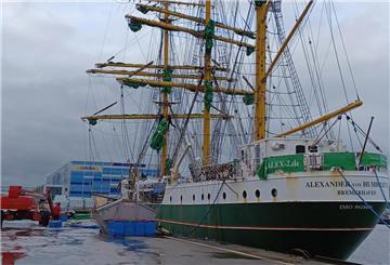 ALEX II im Labradorhafen