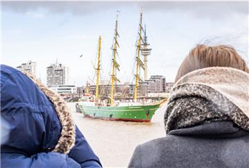 Die „Alexander von Humboldt II“ ist für einen Tag in Bremerhaven.