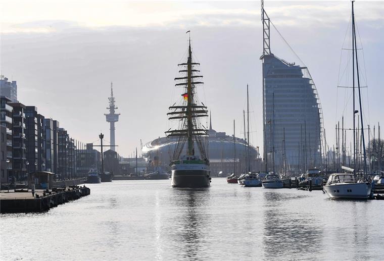 Die Bark „Alex“ kämpft ums Überleben Die „Alexander von Humboldt II“ ist gerade in den Neuen Hafen in Bremerhaven eingelaufen.