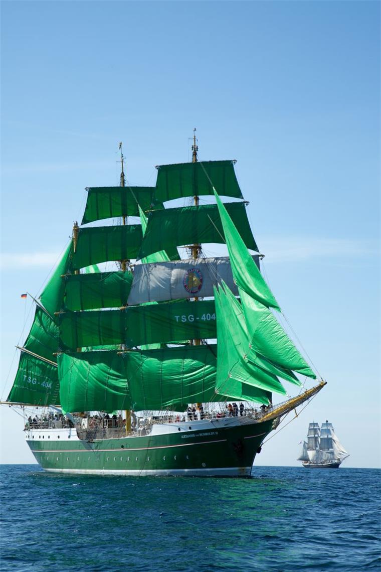 Zusammengefasst! Das war der Dienstag im nord24-Land Die "Alexander von Humboldt II" liegt derzeit auf Blexen-Reede.