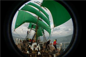 Die „Alexander von Humboldt II“ nimmt im kommenden Jahr an der Großsegler-Regatta von Halifax (Kanada) durch den Nordatlantik nach Le Havre (Frankreich) teil. In den kanadischen Häfen wird die „Lady in Grün“ bei den Seglerparaden das Flaggschiff sein.