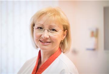 Die Allgemeinmedizinerin Dr. Birgit Lorenz hat kaum noch Schutzkleidung in ihrer Praxis.