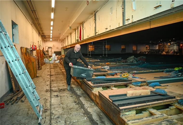 Die alten Bowlingbahnen wurden herausgerissen - im Moment ist der Bereich eine riesige Baustelle.