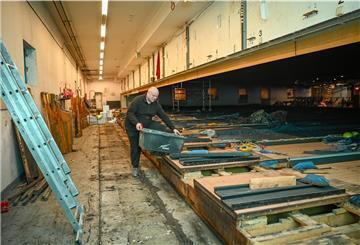 Die alten Bowlingbahnen wurden herausgerissen - im Moment ist der Bereich eine riesige Baustelle.