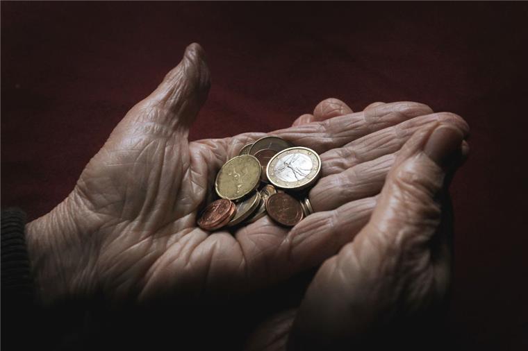 Die Altersarmut wird in Niedersachsen weiter zunehmen - warnt der DGB.