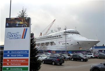 Die „Ambience“ liegt bei der Lloyd Werft in Bremerhaven für reguläre Klasse- und Wartungsarbeiten im Kaiserdock II.