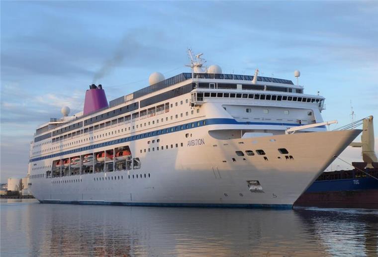 Die „Ambition“ wird in Bremerhaven hübsch gemacht.