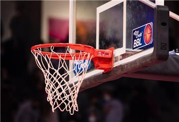 Basketball-Korb mit BBL-Aufkleber