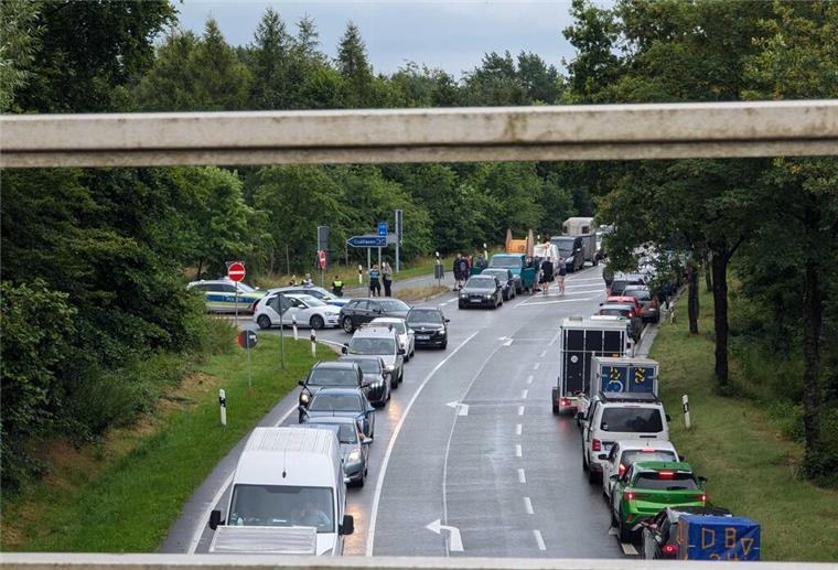 Die Anschlussstelle Nordholz der A27 ist bereits verstopft. Hier ist Geduld gefragt.