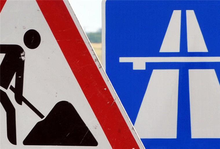 Autofahrer aufgepasst! Anschlussstelle Sittensen wird gesperrt Ein Baustellenschild ist vor einem Autobahnschild platziert.
