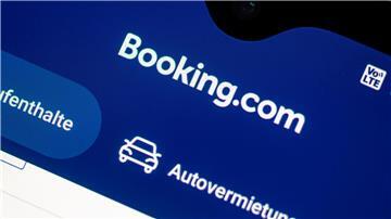 Die App des Reisebuchungsportals Booking.com auf einem Smartphone
