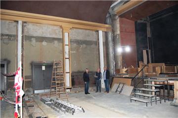 Die Arbeiten im großen Saal des CTB gehen voran. Doch noch ist es eine große Baustelle. 