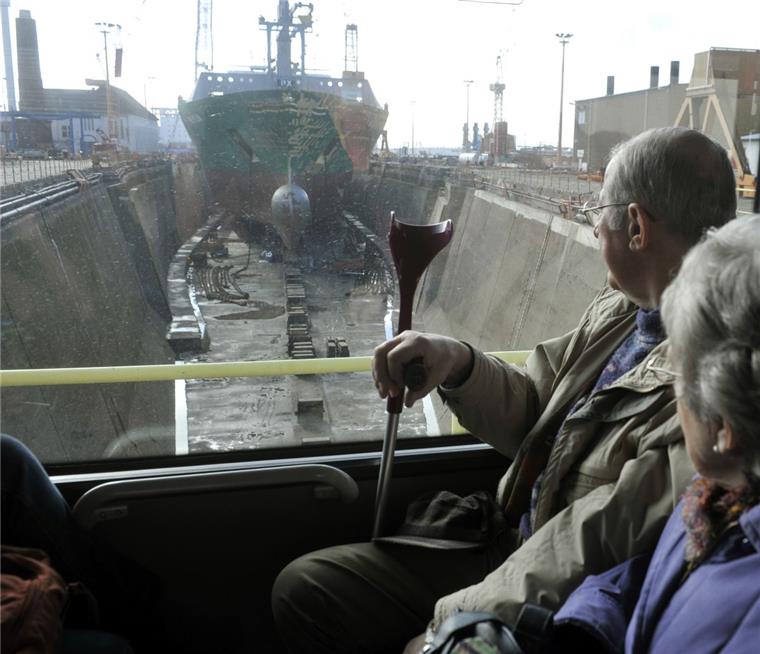 Neues Tourismuskonzept in Bremerhaven: Besucher sollen näher ran an den Hafen Die Arbeitswelt im Hafen ist für Touristen faszinierend. Nun soll darüber nachgedacht werden, wie sie noch näher daran teilhaben können.