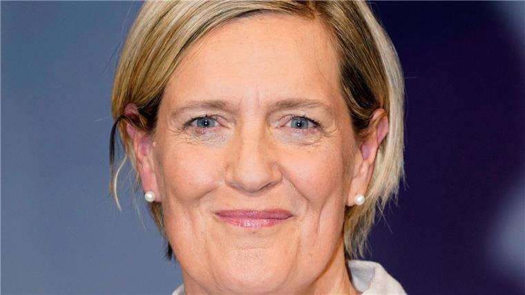 Ina Ruck ist die „Journalistin des Jahres“ Die ARD-Moskau-Korrespondentin Ina  wird vom „Medium Magazin“ als „Journalistin des Jahres“ ausgezeichnet.