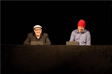 "Die Arschkrampen" in der Stadthalle Bremerhaven - links Oliver Kalkofe, rechts Dietmar Wischmeyer.