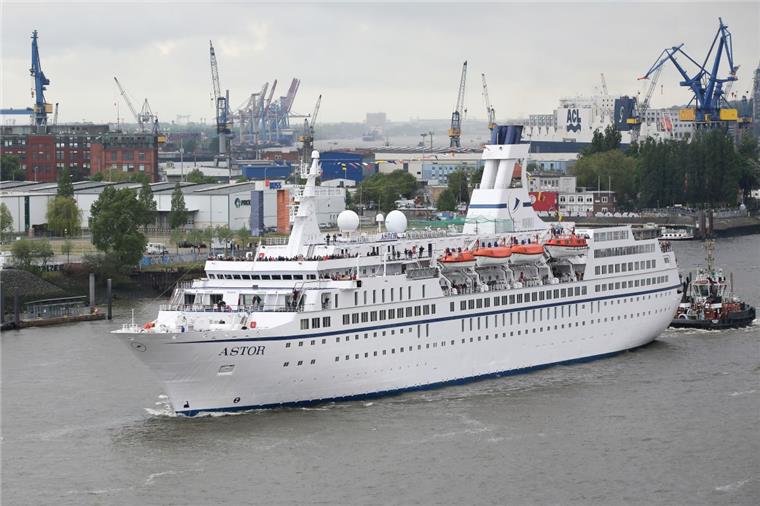 „Astor“ und "Vasco da Gama" besuchen Bremerhaven Die "Astor" macht am Mittwoch wieder in Bremerhaven fest.